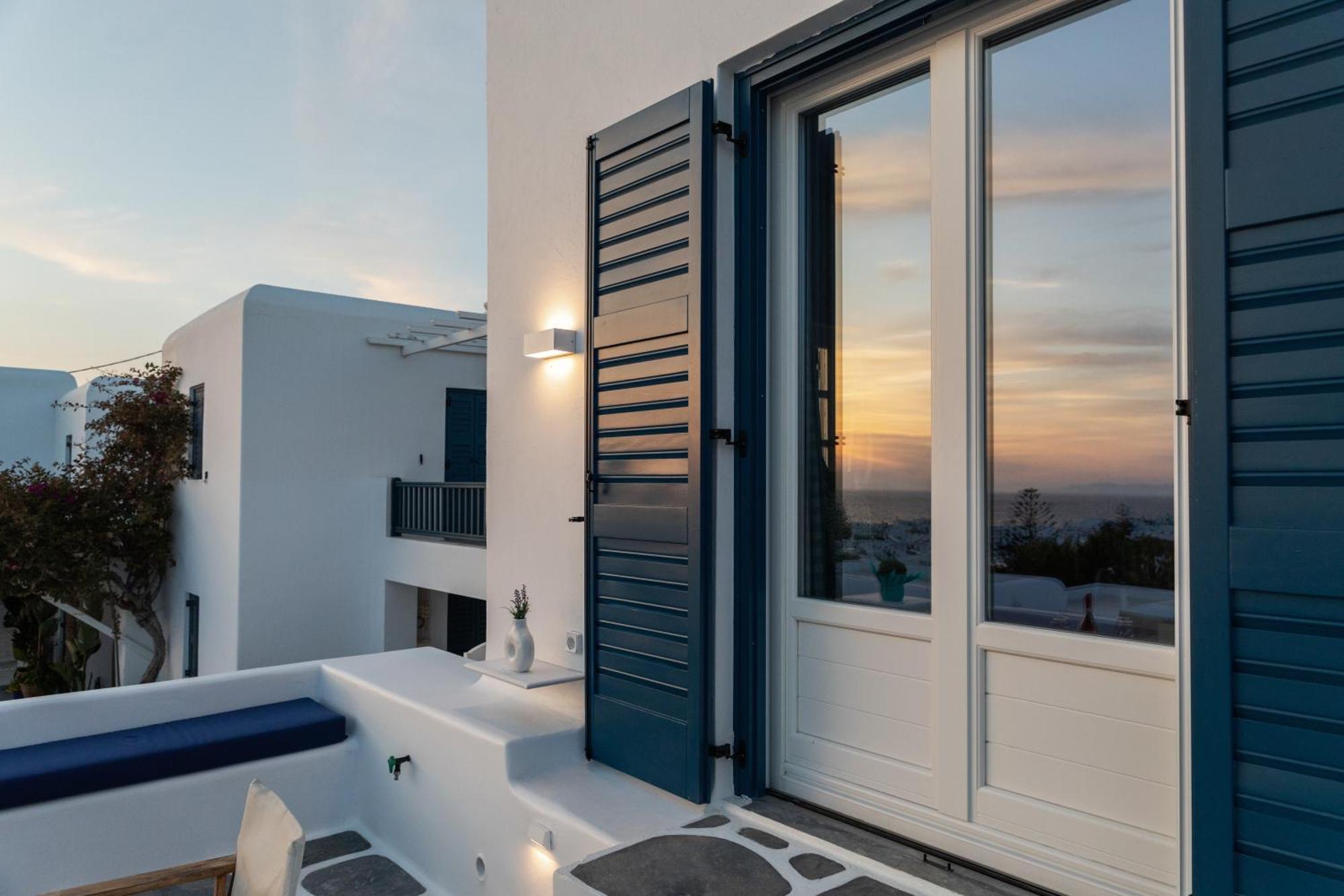 Callisti Mykonos Town With Pool View And Calypso Upper Floor With Sea View Екстериор снимка