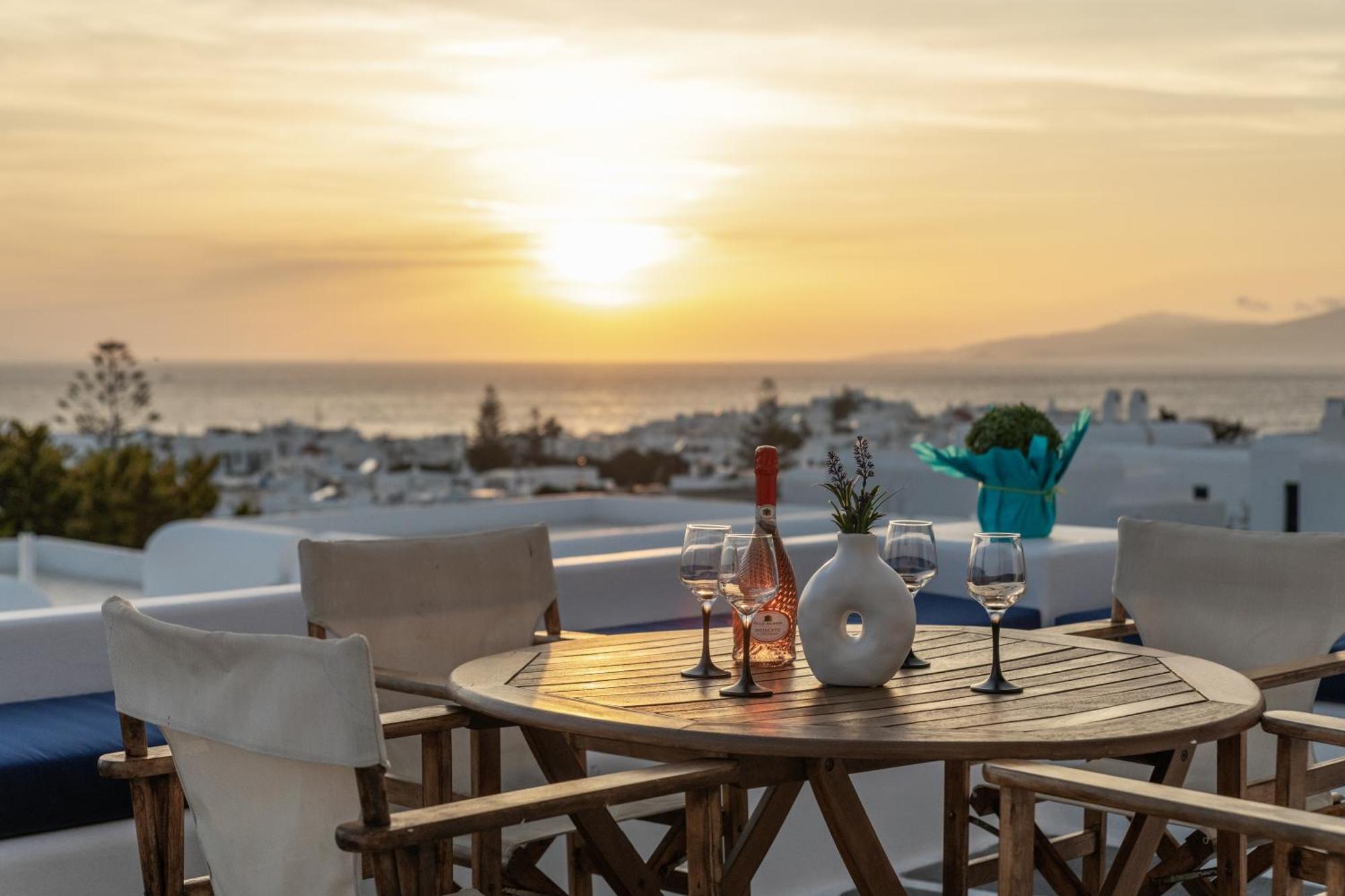 Callisti Mykonos Town With Pool View And Calypso Upper Floor With Sea View Екстериор снимка