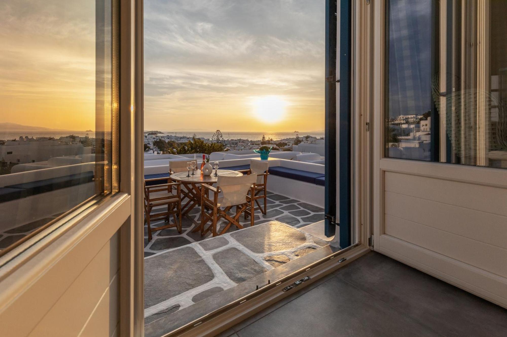 Callisti Mykonos Town With Pool View And Calypso Upper Floor With Sea View Екстериор снимка